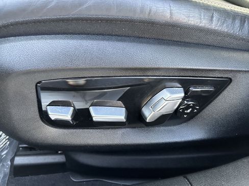 Used 2019 BMW 750i w/ M Sport Package RWD image 14