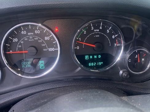 Used 2016 Jeep Wrangler Unlimited Sahara w/ Connectivity Group image 6