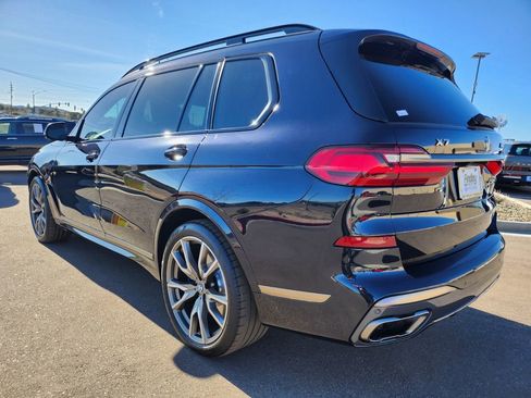 Used 2022 BMW X7 M50i w/ Dynamic Handling Package image 7