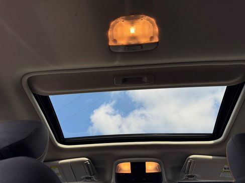 Used 2021 Subaru Crosstrek 2.0i Premium w/ Moonroof Package image 17