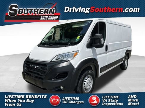 Used 2025 RAM ProMaster 2500 w/ Convenience Group FWD image 1