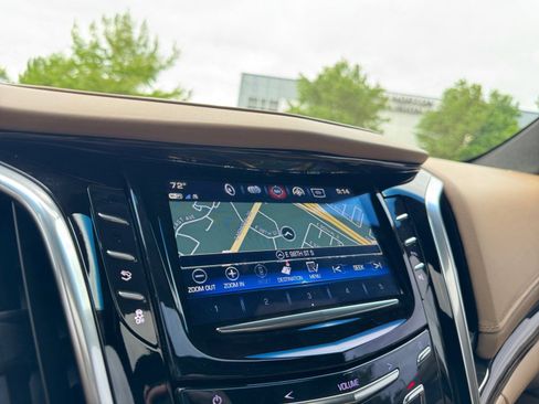 Used 2018 Cadillac Escalade Platinum AWD/4WD image 29