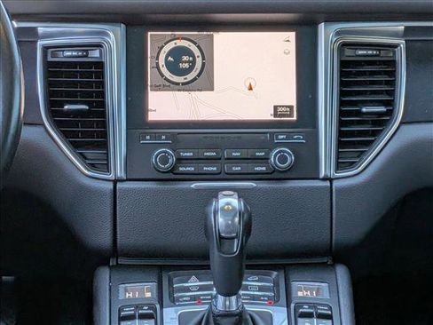 Used 2017 Porsche Macan GTS image 10