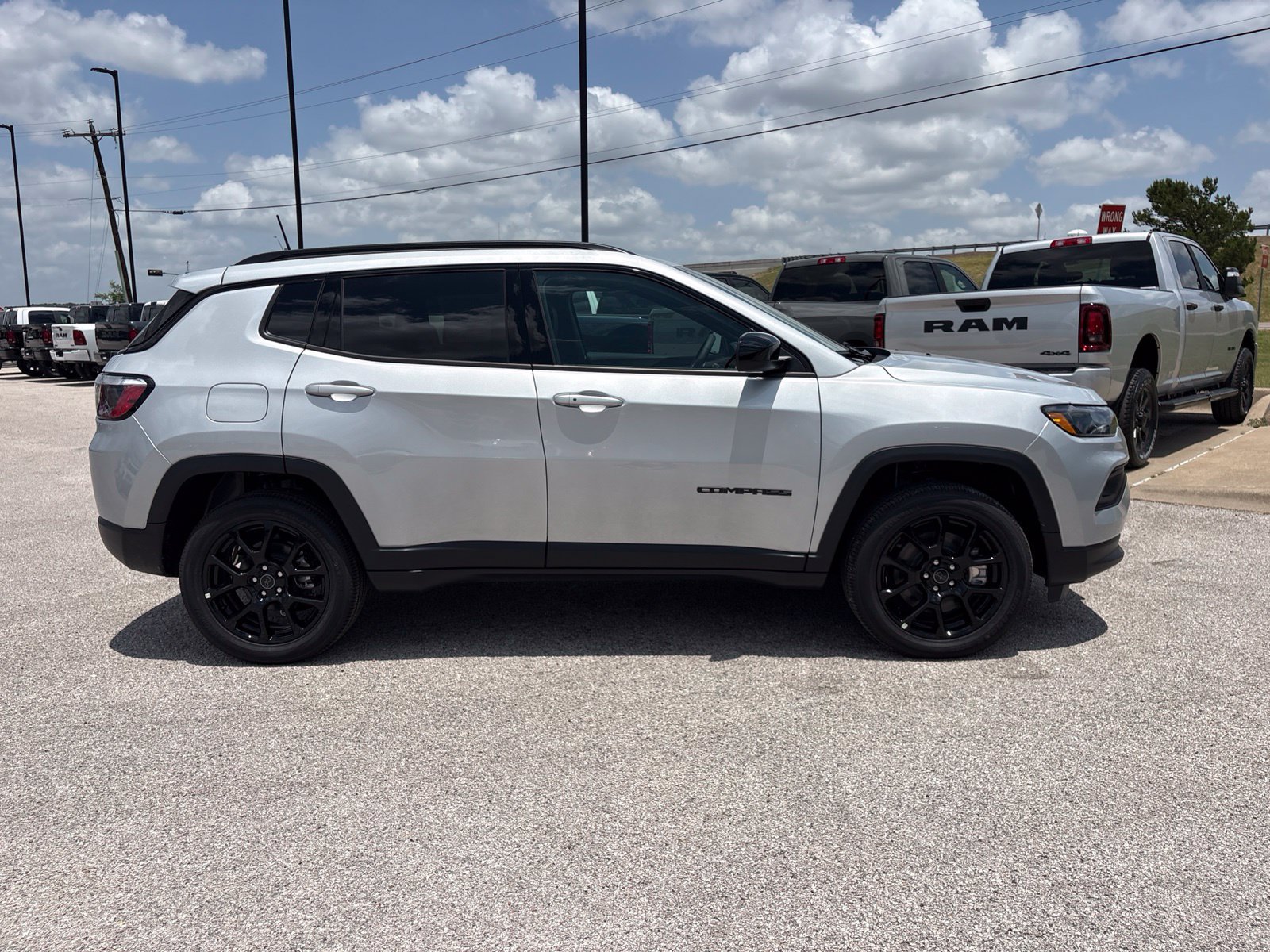 New 2026 Jeep Compass Latitude AWD/4WD image 7