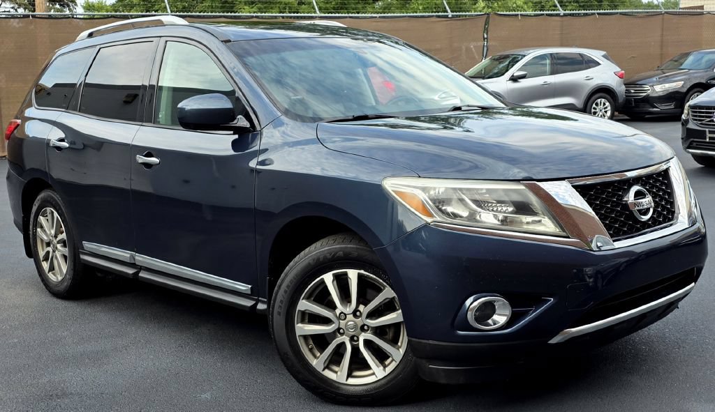 Used 2015 Nissan Pathfinder SL AWD/4WD image 1
