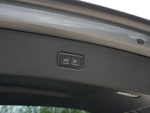 Used 2017 Audi Q7 3.0T Prestige AWD/4WD image 30