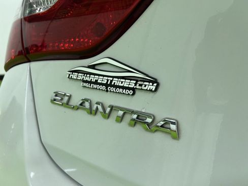 Used 2016 Hyundai Elantra GT FWD image 12