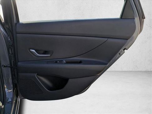 Used 2024 Hyundai Elantra SEL image 23