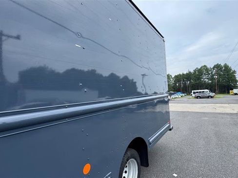 Used 2021 Ford Transit 350 DRW RWD image 15