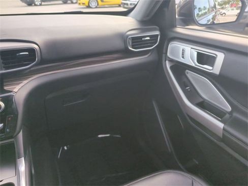 Certified 2023 Ford Explorer Limited w/ Limited Technology Package image 17