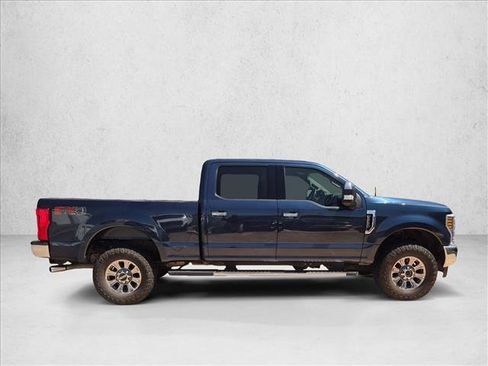 Certified 2019 Ford F250 XLT w/ XLT Premium Package AWD/4WD image 4