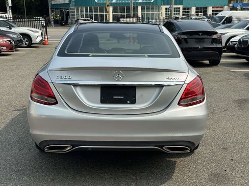 Used 2018 Mercedes-Benz C 300 4MATIC Sedan image 4