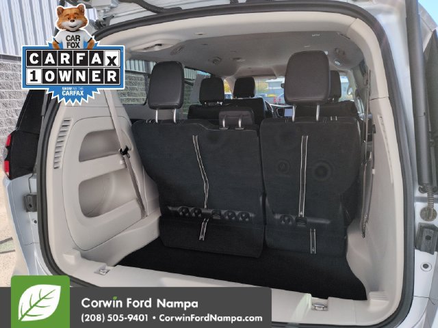 Used 2024 Chrysler Pacifica Touring-L FWD image 28