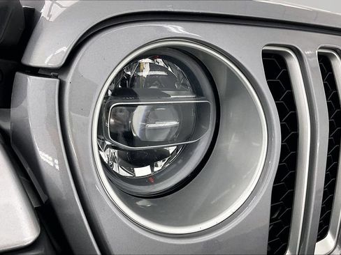 Used 2020 Jeep Gladiator Overland AWD/4WD image 30