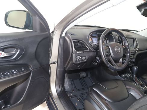 Used 2020 Jeep Cherokee Trailhawk w/ Cold Weather Group AWD/4WD image 45