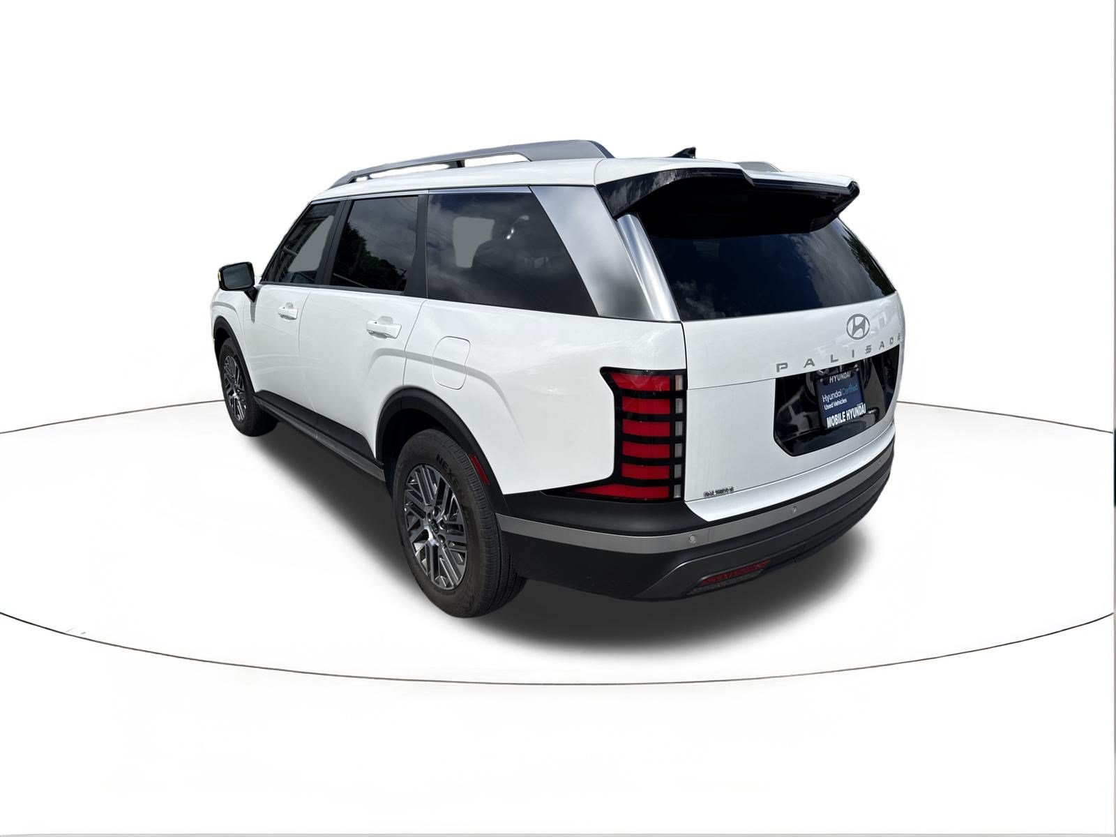 Used 2026 Hyundai Palisade SEL FWD image 3