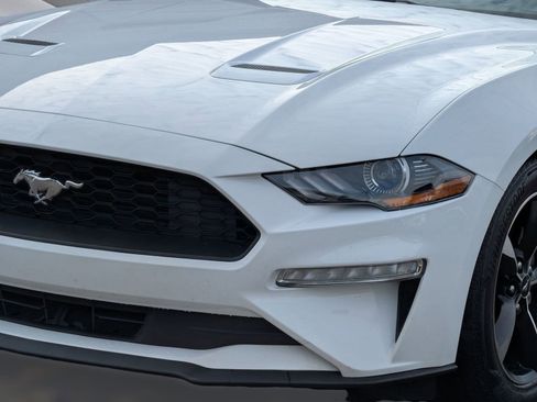 Used 2018 Ford Mustang Coupe image 11