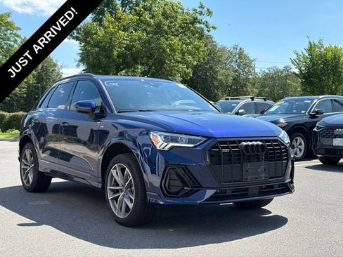 Used 2023 Audi Q3 2.0T Premium w/ Black Optic Sport Package AWD/4WD image 3