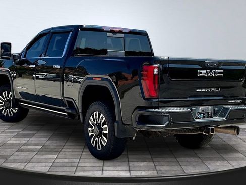 Used 2024 GMC Sierra 2500 Denali Ultimate AWD/4WD image 4