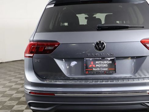 Used 2024 Volkswagen Tiguan SE w/ Panoramic Sunroof Package AWD/4WD image 15