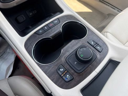 Used 2023 GMC Acadia Denali AWD/4WD image 31