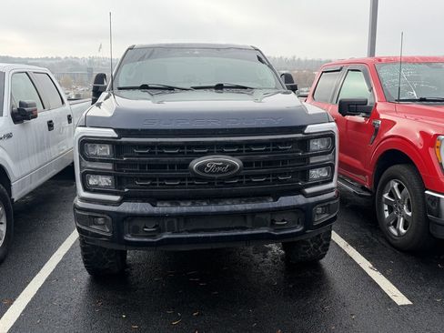 Used 2023 Ford F250 XLT w/ Black Appearance Package image 1