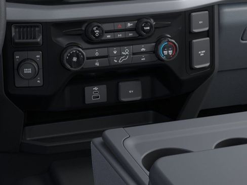 New 2025 Ford F550 4x4 Supercab Super Duty image 16
