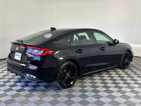 Used 2025 Honda Civic Sport image 9