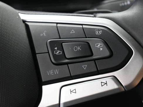 Used 2024 Volkswagen Atlas Cross Sport SE FWD image 20