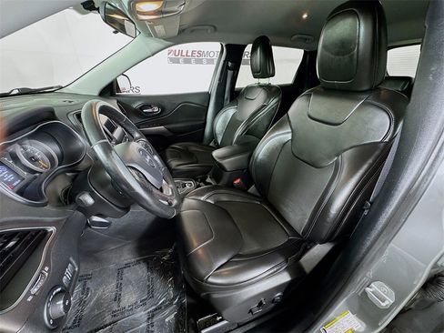 Used 2020 Jeep Cherokee Latitude Plus w/ Cold Weather Group image 20