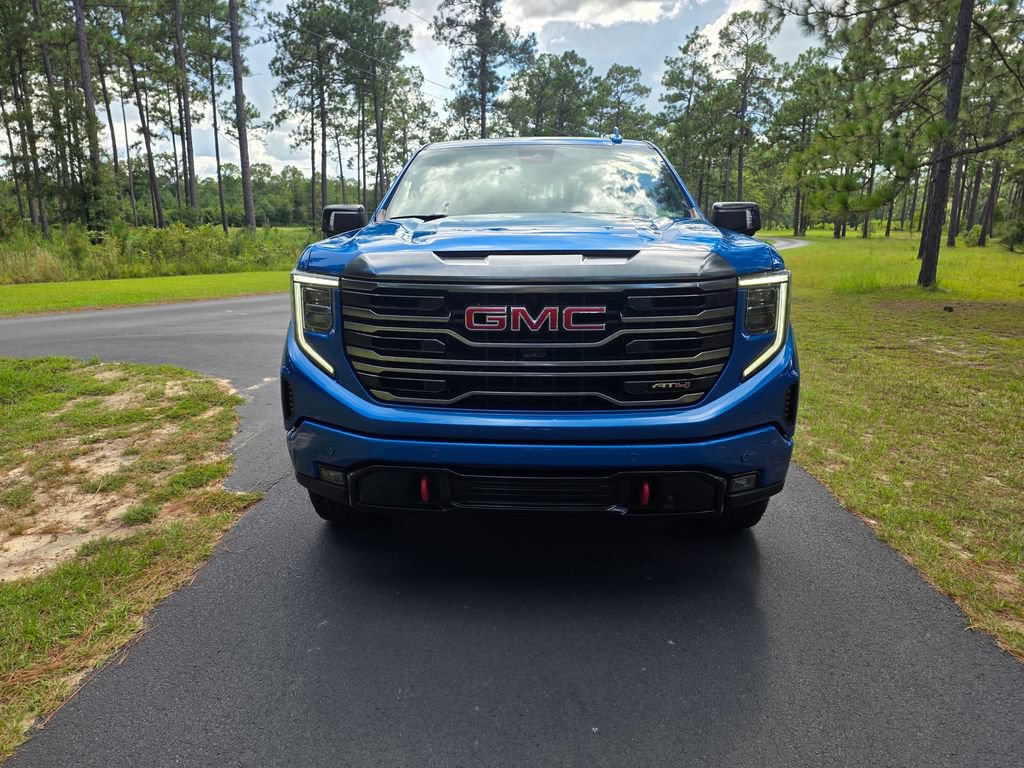 Used 2022 GMC Sierra 1500 AT4 w/ AT4 Premium Package AWD/4WD image 8
