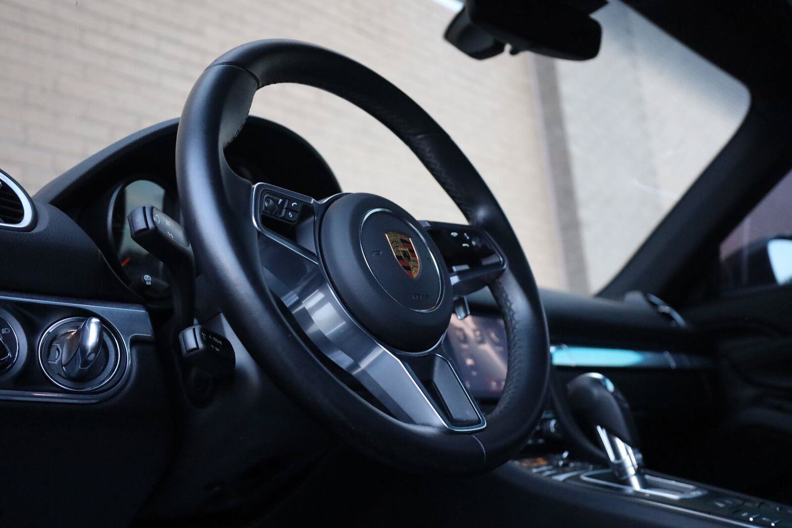 Used 2021 Porsche 718 Cayman RWD image 15