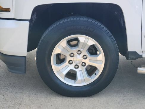 Used 2017 Chevrolet Silverado 1500 LT w/ All Star Edition AWD/4WD image 10