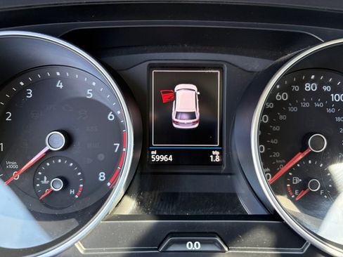 Used 2019 Volkswagen Tiguan SE image 3