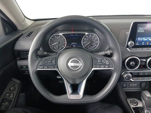 Used 2025 Nissan Sentra SV FWD image 17