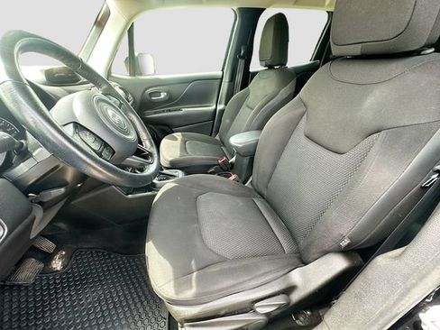 Used 2018 Jeep Renegade Altitude AWD/4WD image 21