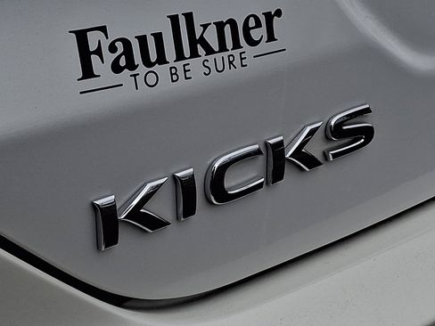 Certified 2022 Nissan Kicks SR image 30