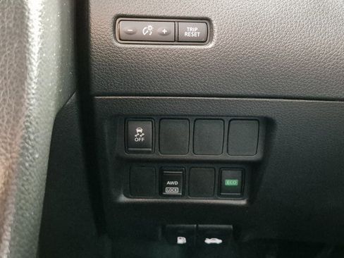 Used 2017 Nissan Rogue Sport SV image 16