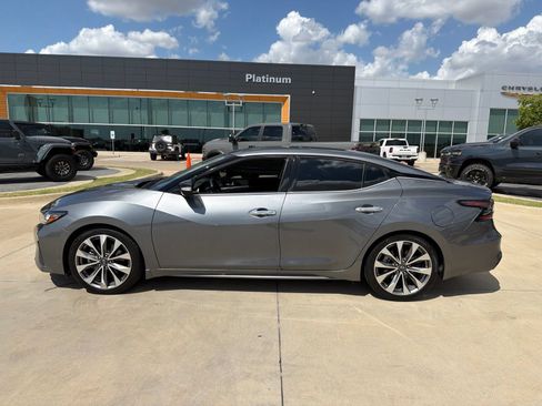 Used 2023 Nissan Maxima Platinum w/ Sport Mat Group FWD image 2