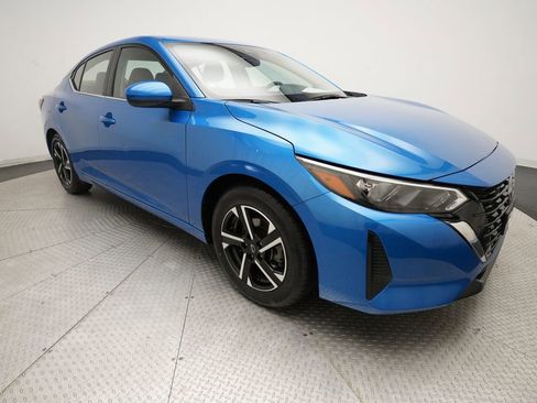 Used 2025 Nissan Sentra SV FWD image 35