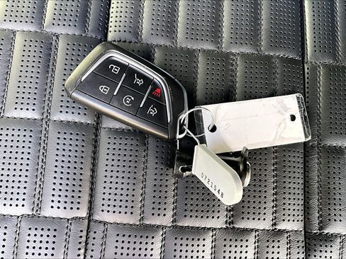 Used 2024 Cadillac Escalade Sport Platinum image 11