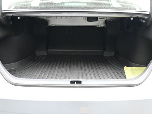 Used 2021 Toyota Camry SE image 18