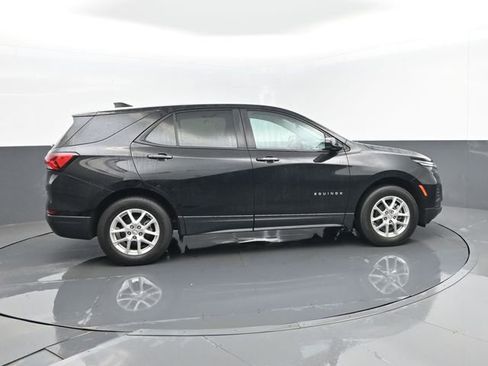 Used 2024 Chevrolet Equinox LS AWD/4WD image 4
