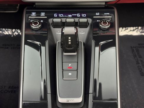 Used 2025 Porsche 911 Carrera image 32