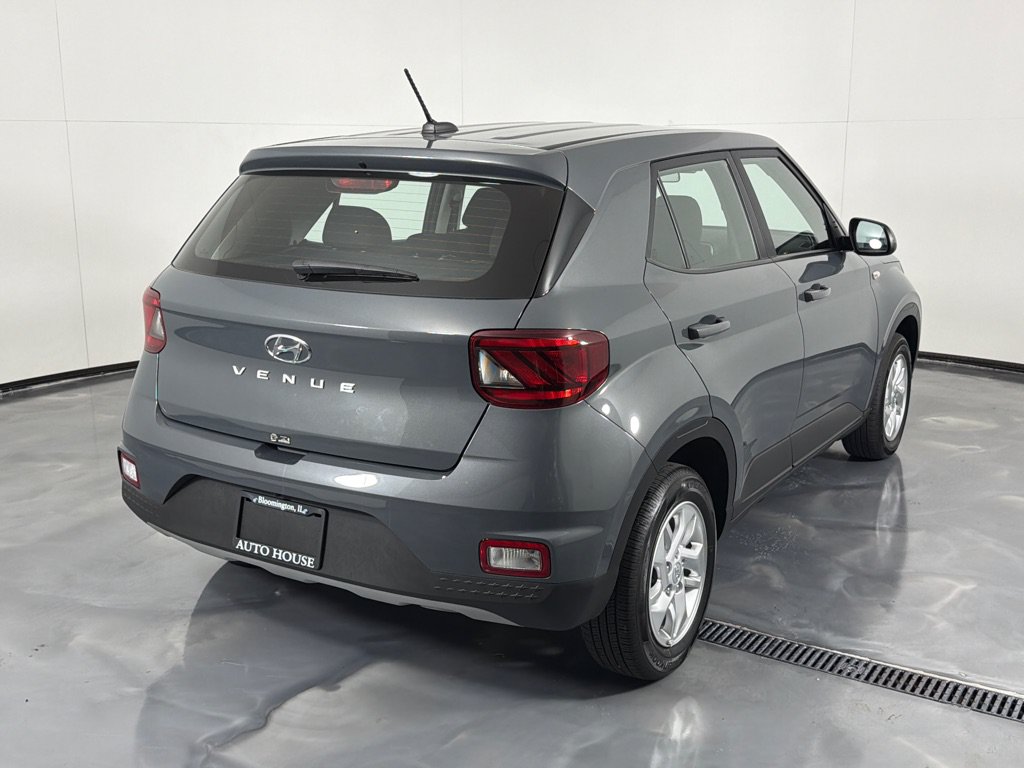 Used 2026 Hyundai Venue SE FWD image 5