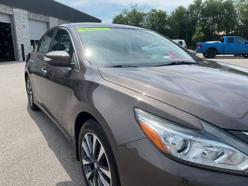 Used 2016 Nissan Altima 2.5 SL FWD image 11