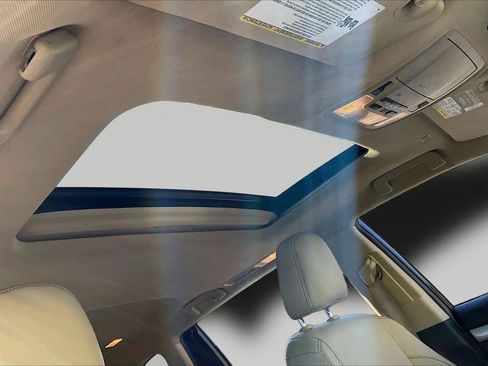 Used 2019 Toyota Highlander XLE image 16