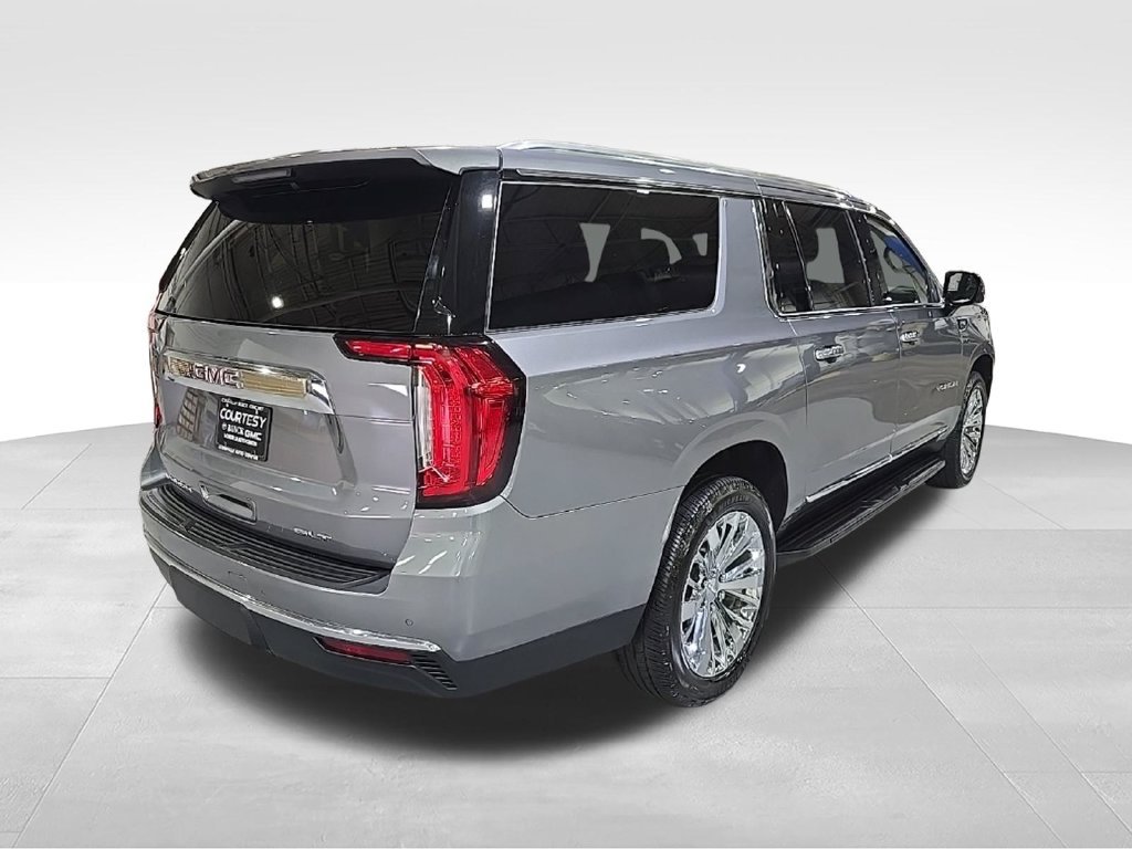 Used 2022 GMC Yukon XL SLT w/ SLT Premium Package AWD/4WD image 7
