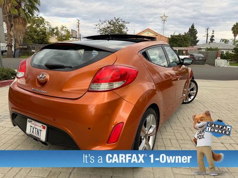 Used 2012 Hyundai Veloster w/ Style Pkg image 12