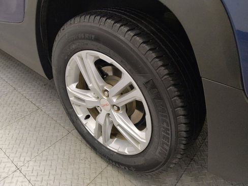 Used 2023 GMC Terrain SLE image 31